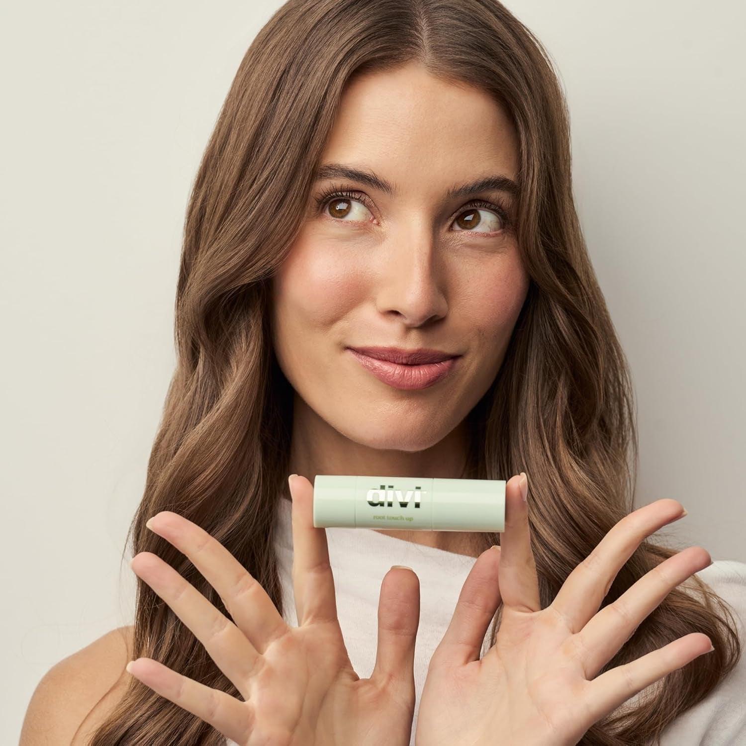 Root Touch-Up Powder for Hair Coverage – Temporary Concealing Powder – Conceals Bald Spots & Reduces the Appearance of Thinning Hair – Sweat & Water Resistant for Women & Men, 0.07Oz